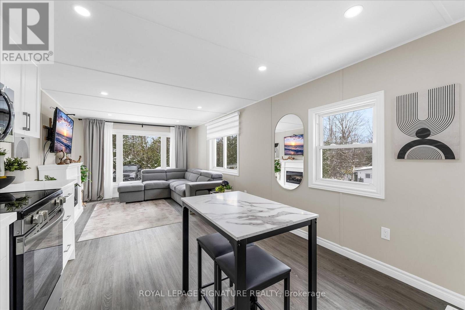 Photo 1 of 31 — 40 HILLSIDE CRESCENT, Hamilton, ON N0B2J0