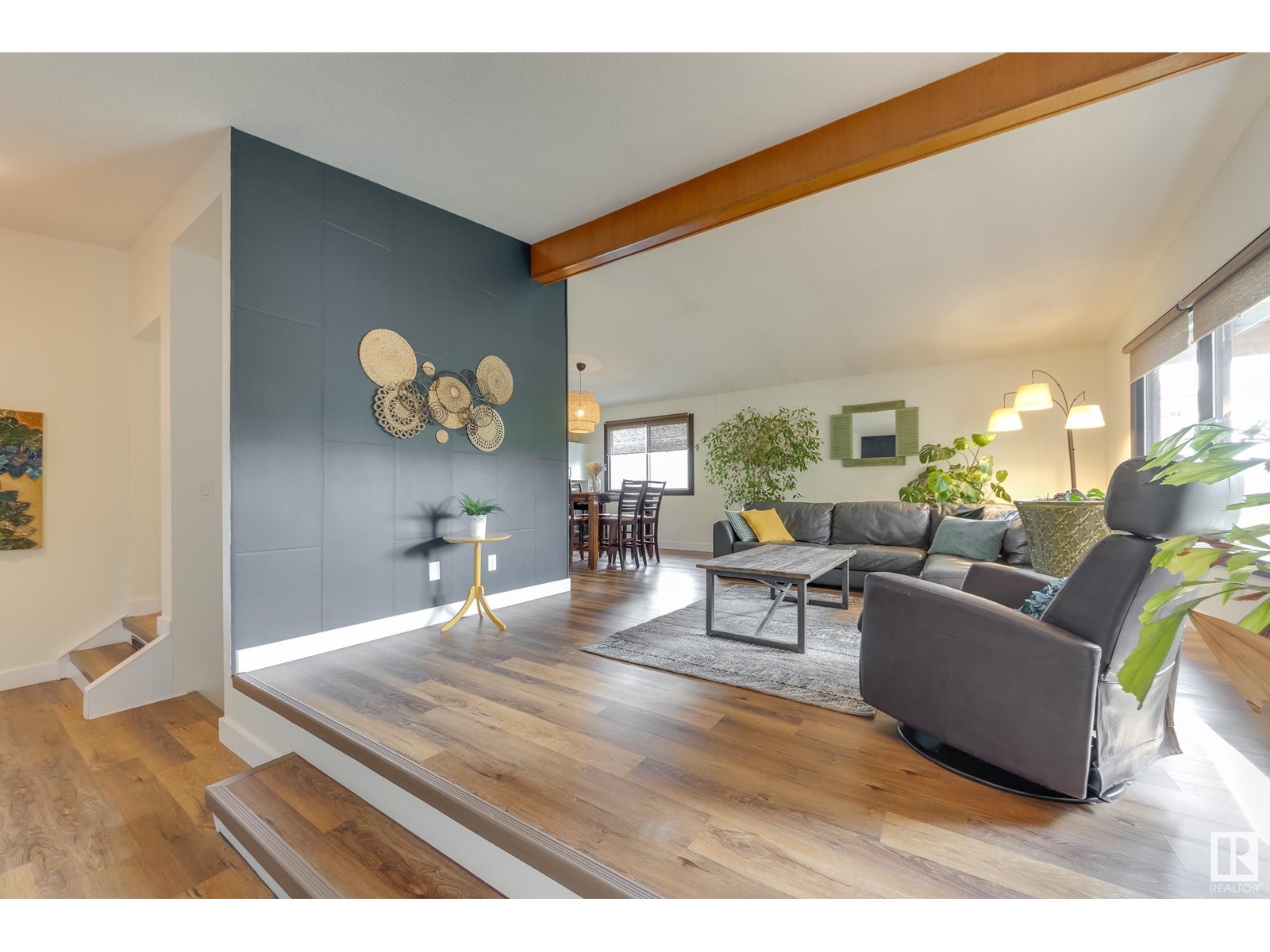 8407 75 ST NW