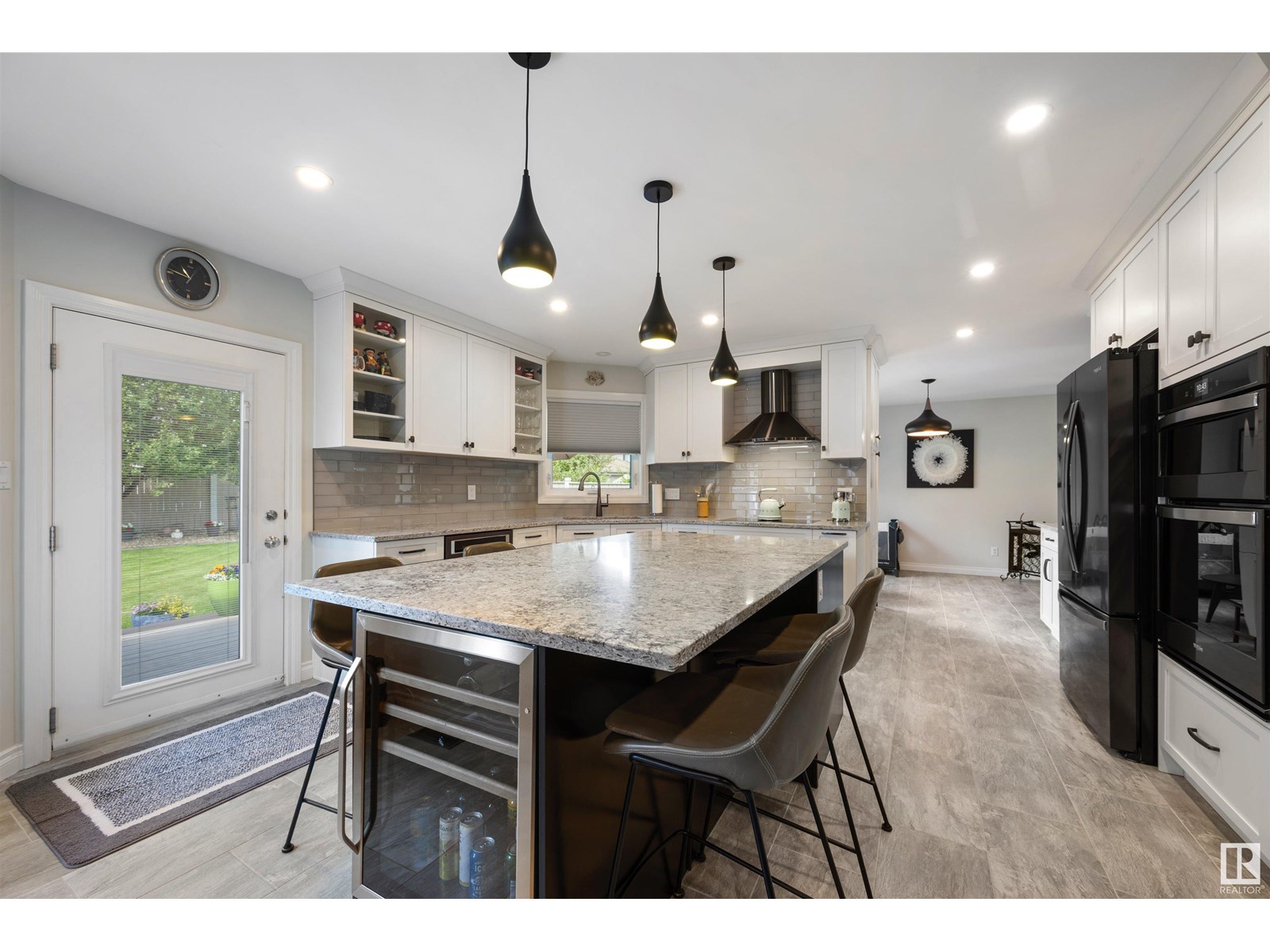 1128 112 ST NW