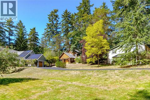 4664-4670 Spring Rd Saanich BC V9E2B5