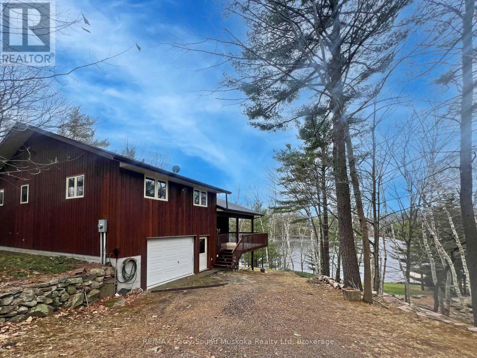 38 SHEBESHEKONG ESTATES ROAD S