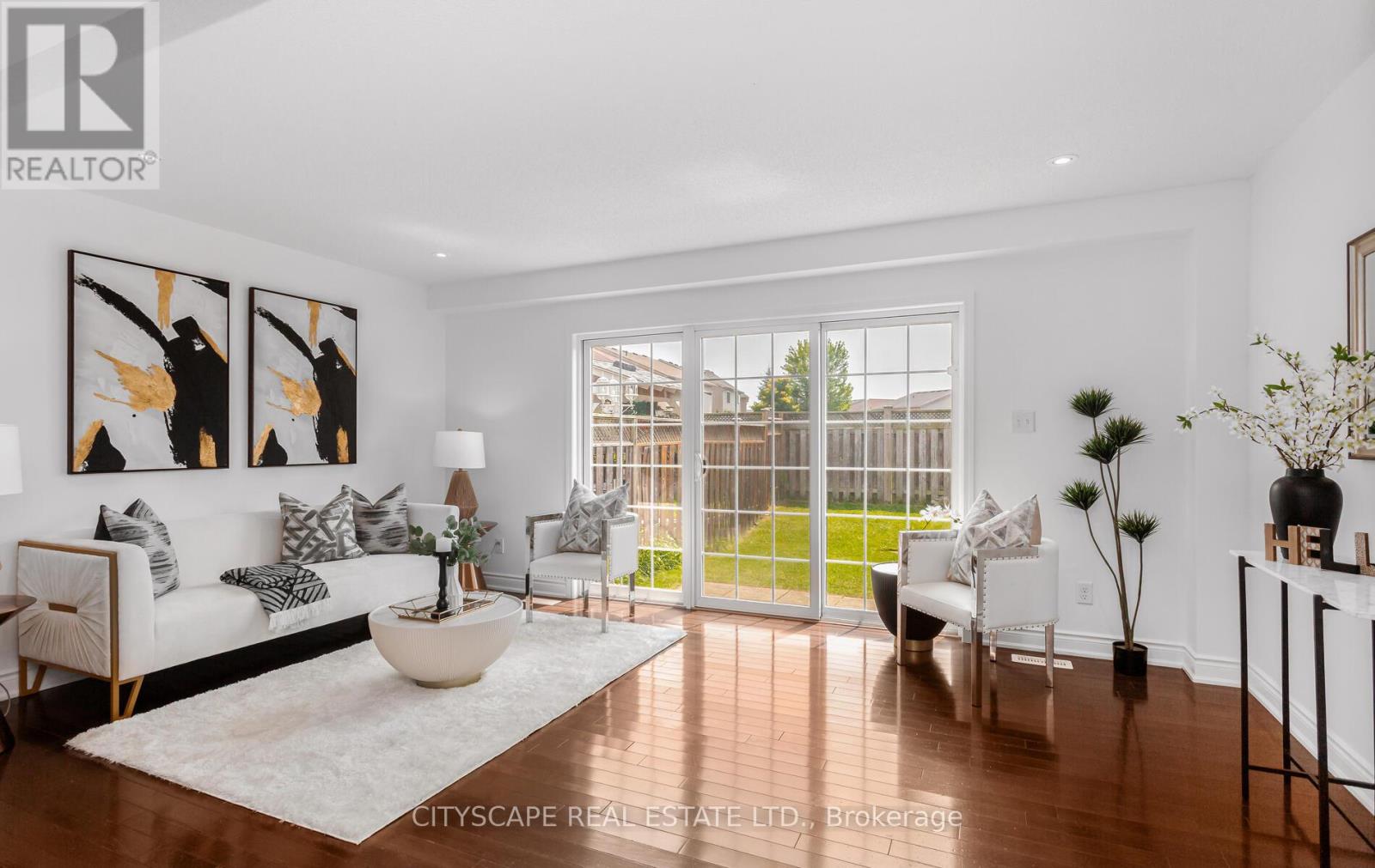 493 BEAUMONT CRESCENT