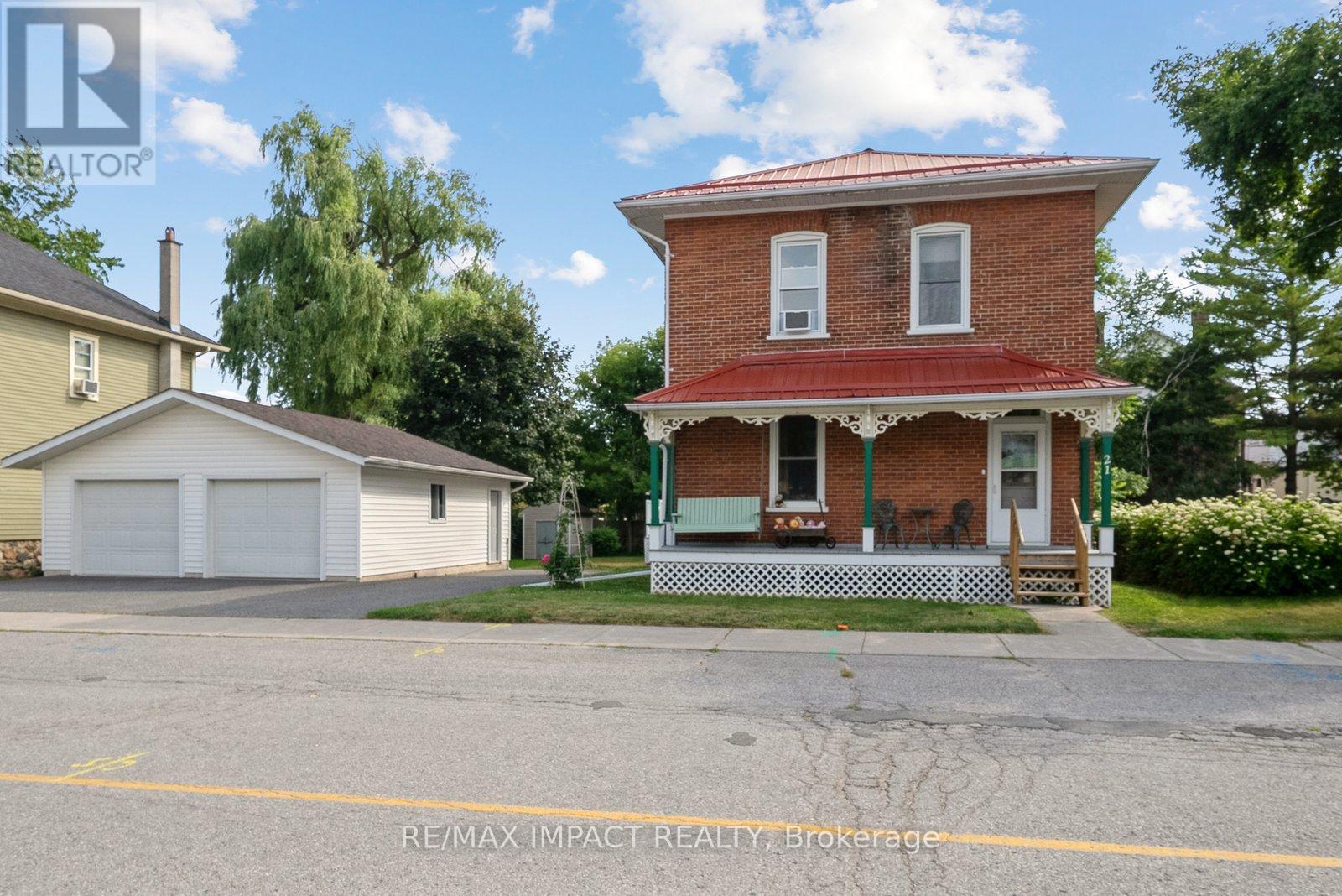 21 CENTRE AVENUE