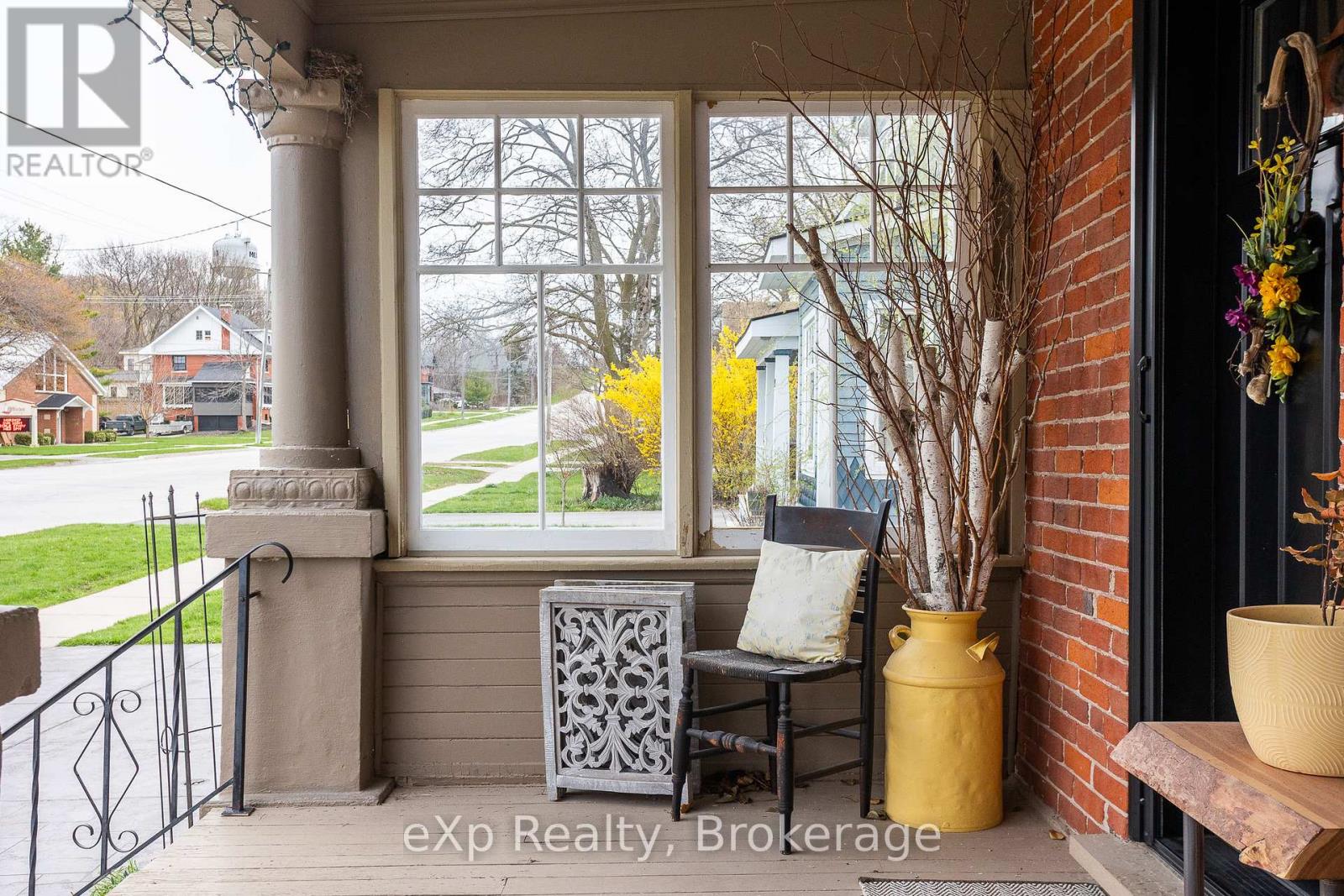 88 NELSON STREET W