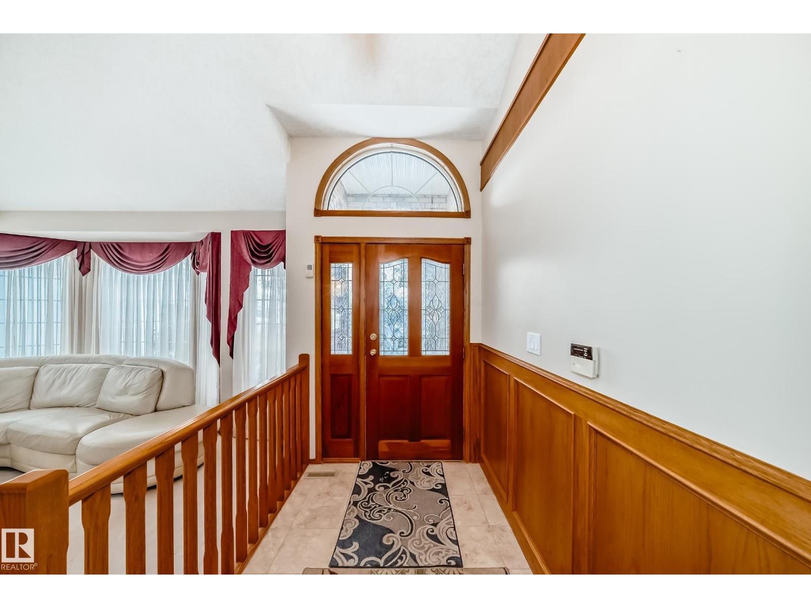 1720 BEARSPAW DR E NW