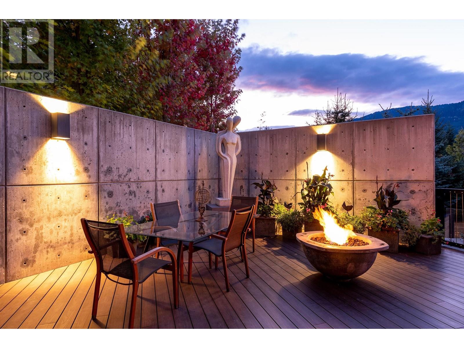 1563 SPRING CREEK DRIVE