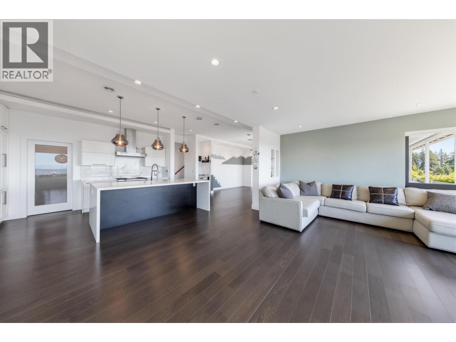 383 NEWDALE COURT