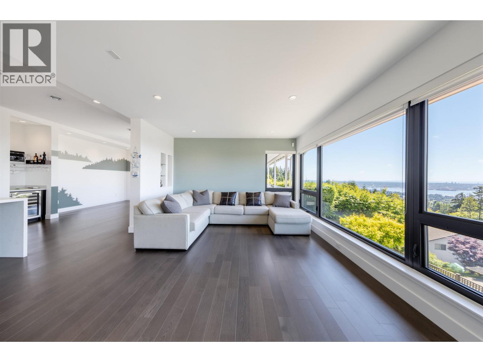 383 NEWDALE COURT