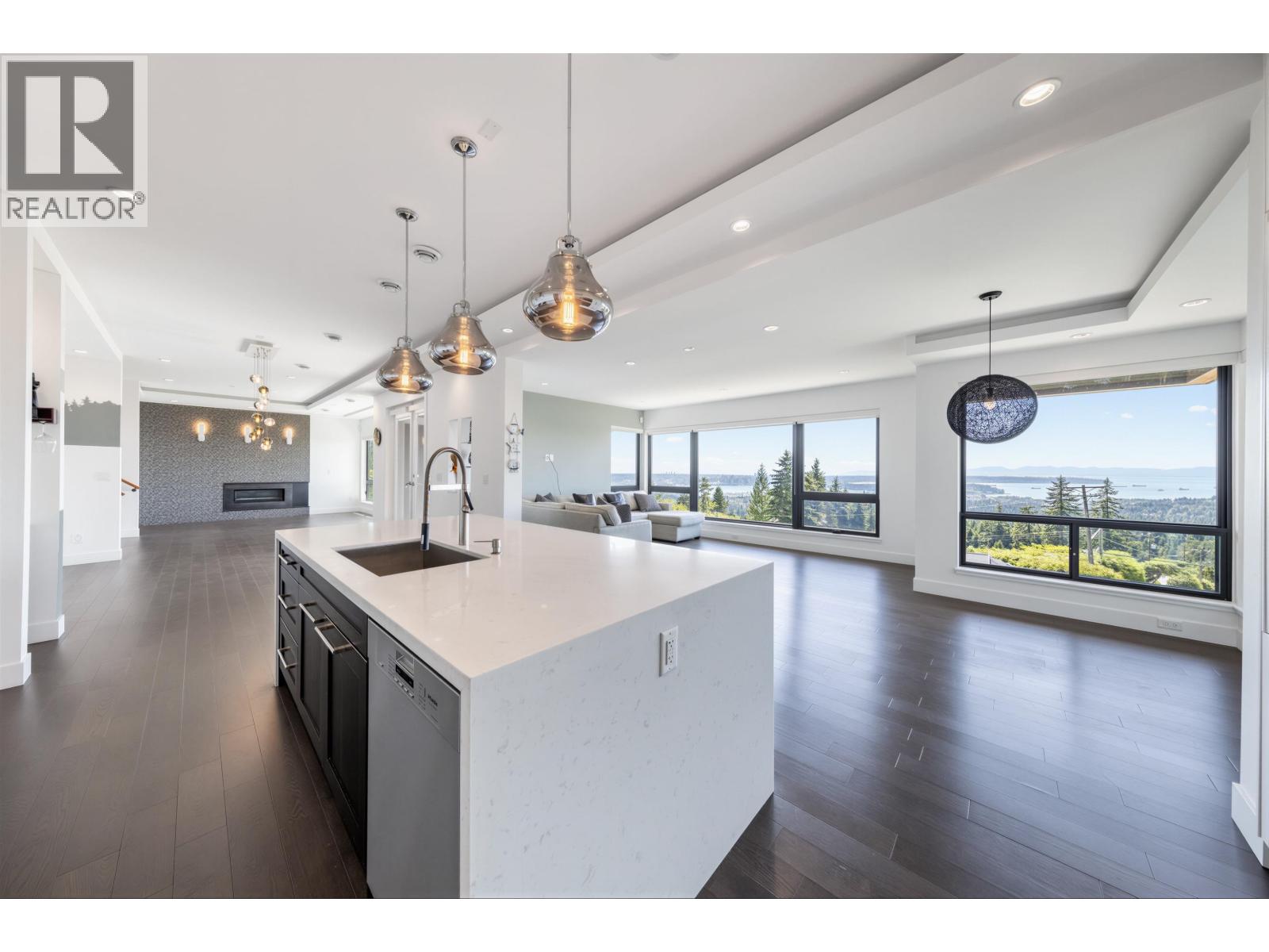 383 NEWDALE COURT