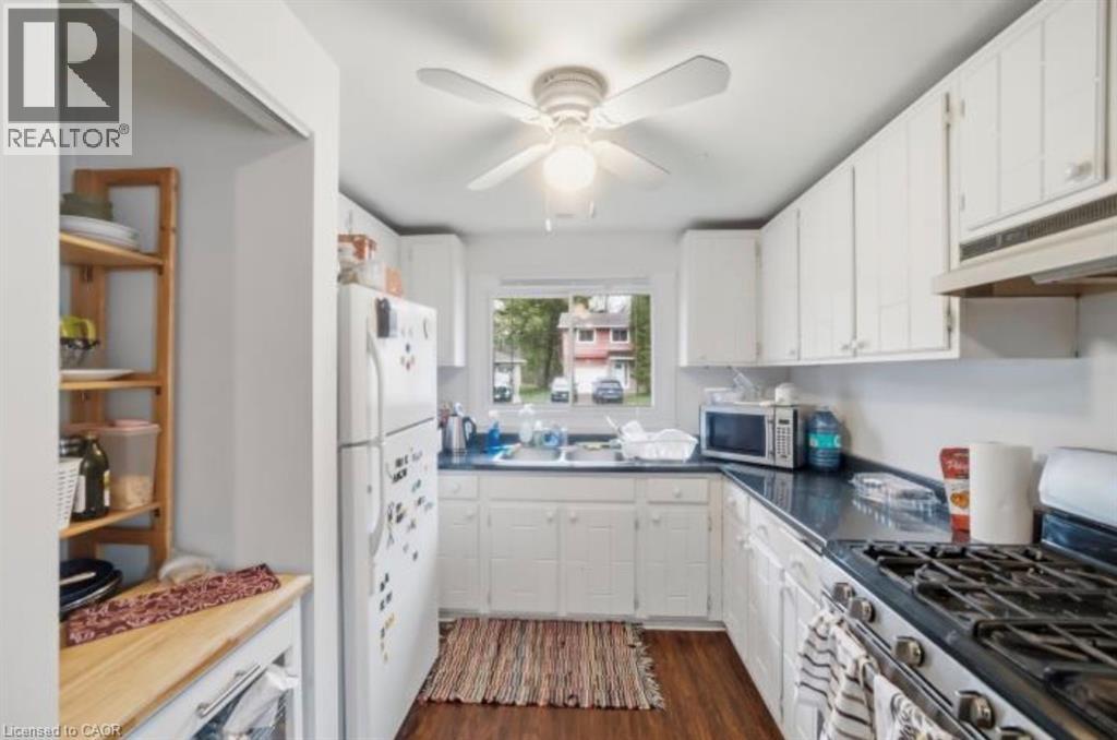 402 MIDWOOD Crescent