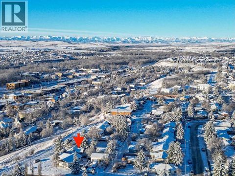 30 Crescent Road E Okotoks AB T1S1G4