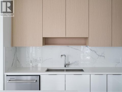 1408 699 WHITING WAY Coquitlam BC V3J0N7