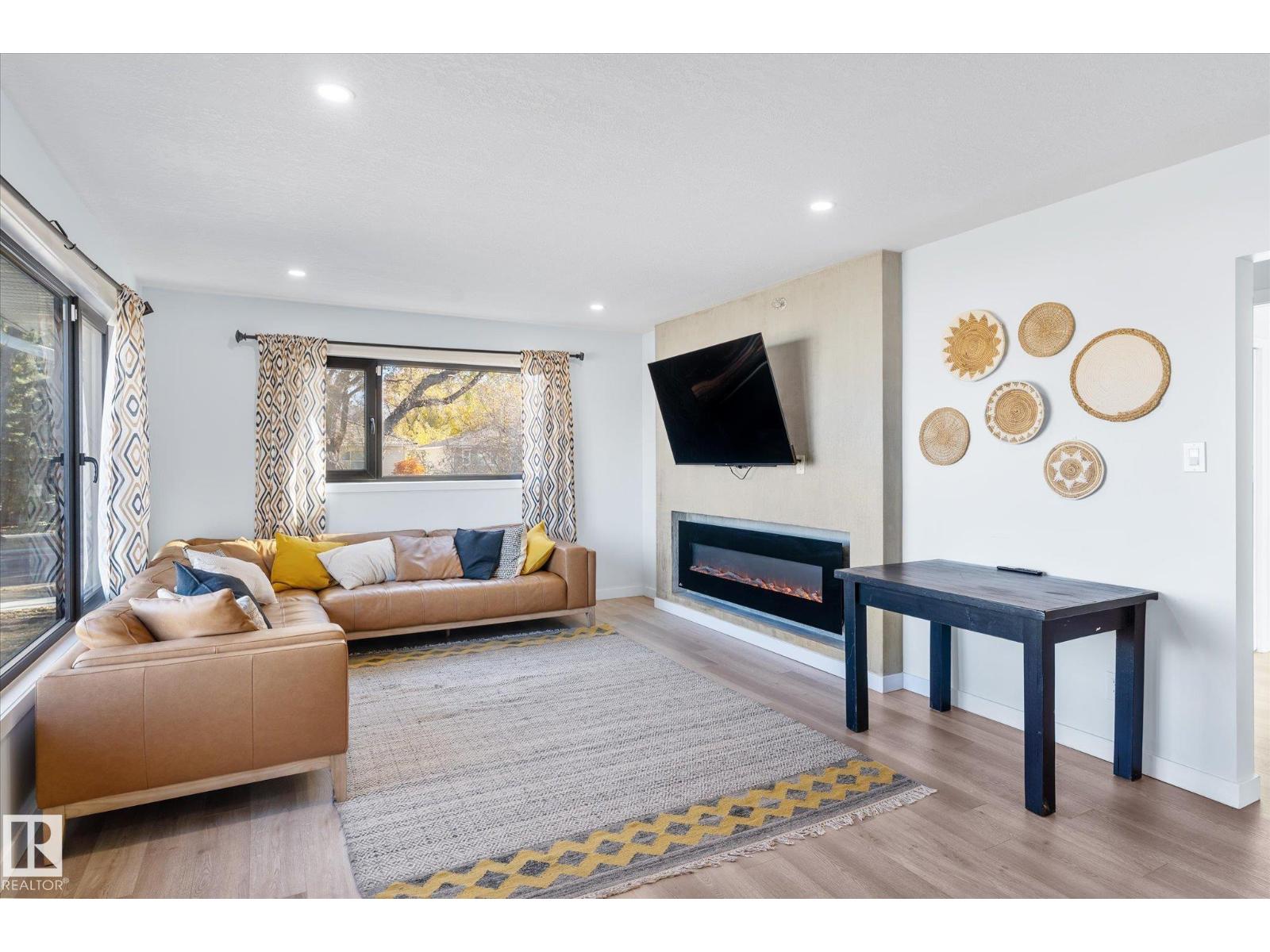 12240 53 ST NW