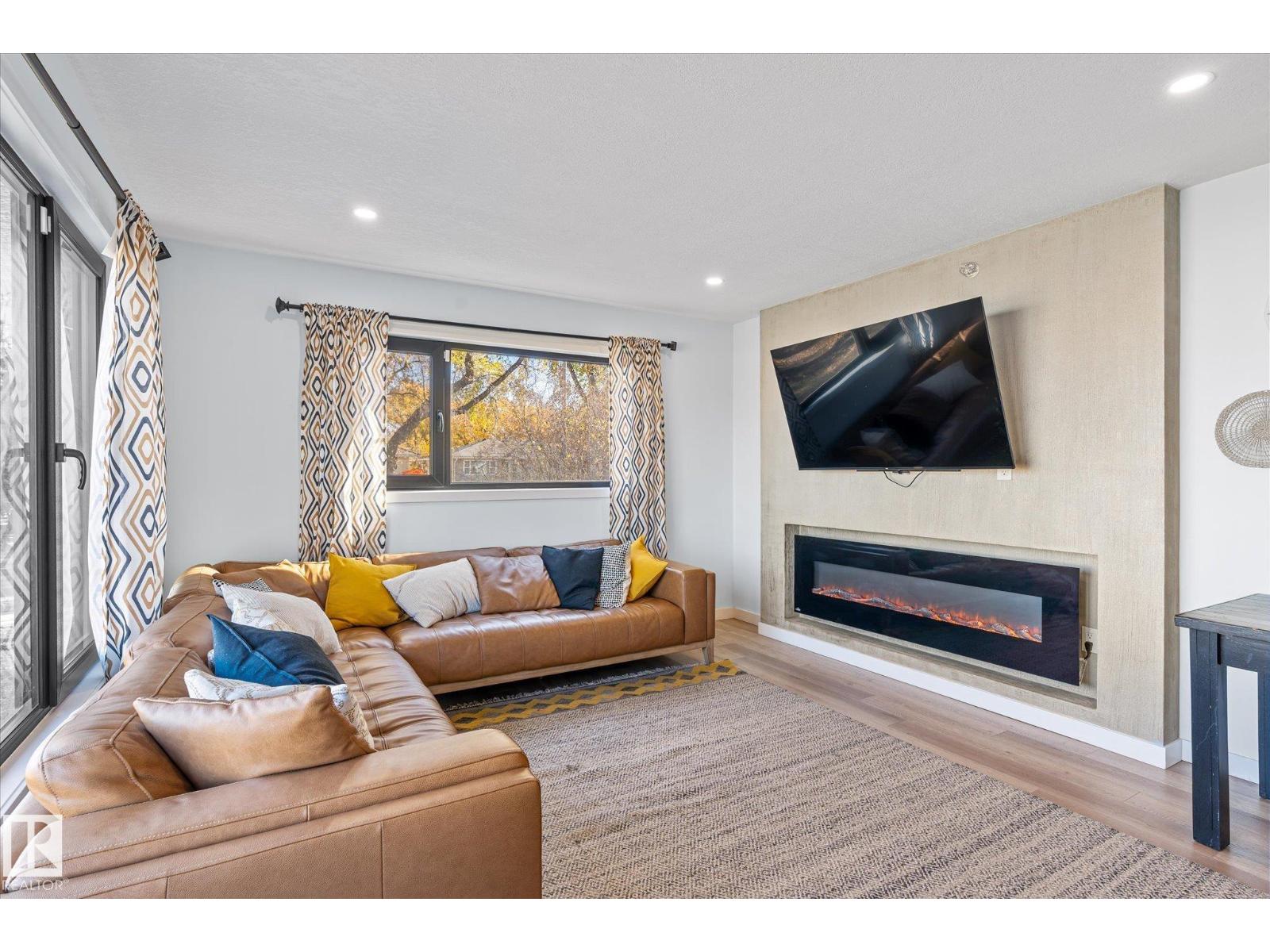 12240 53 ST NW