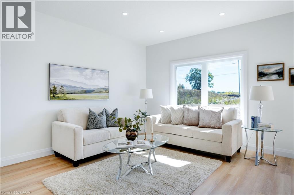 2568 CONSTANCE Avenue