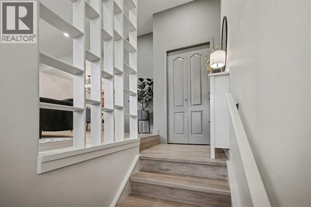 124 Country Hills Gardens NW