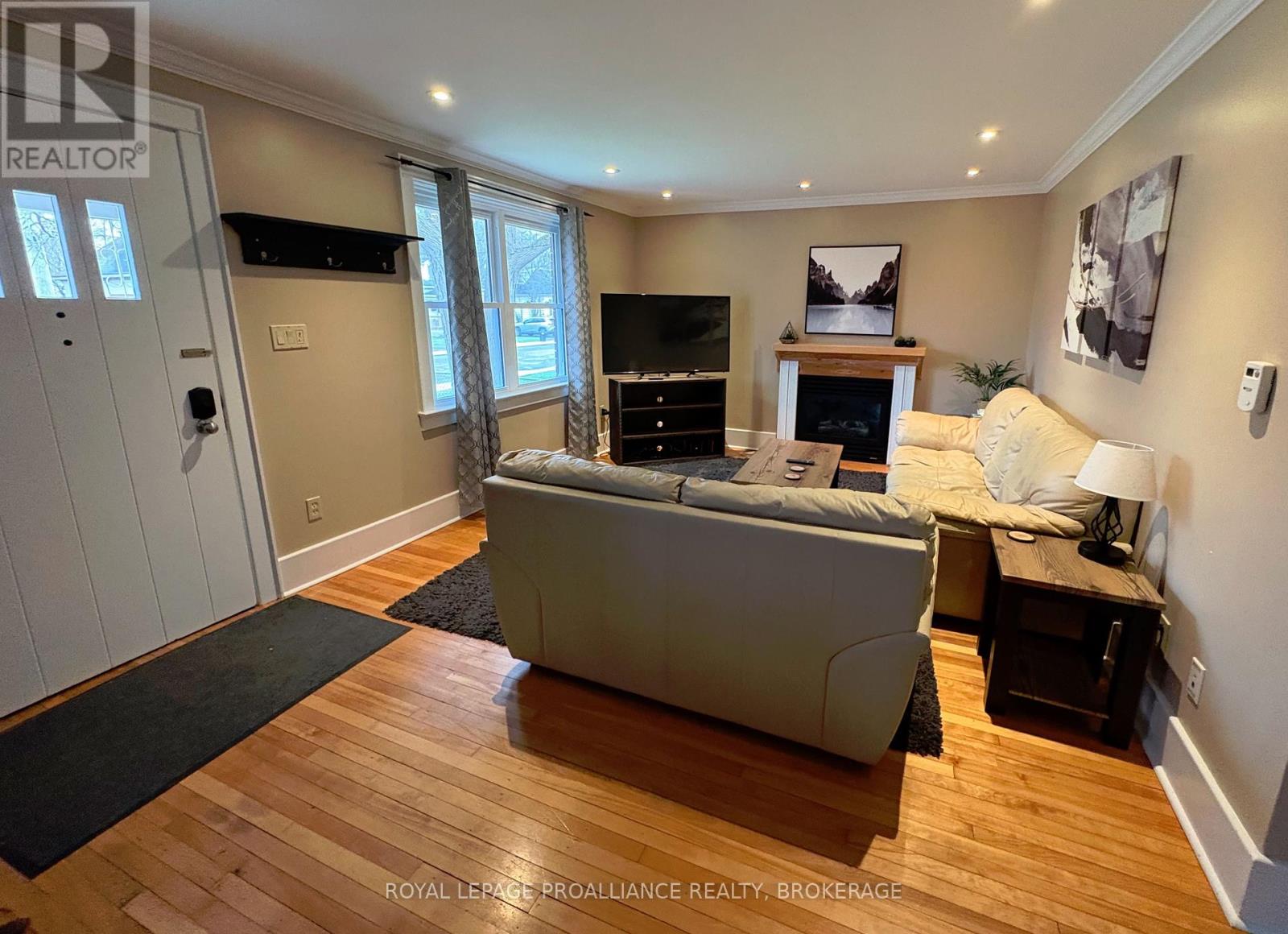 168 MACDONNELL STREET