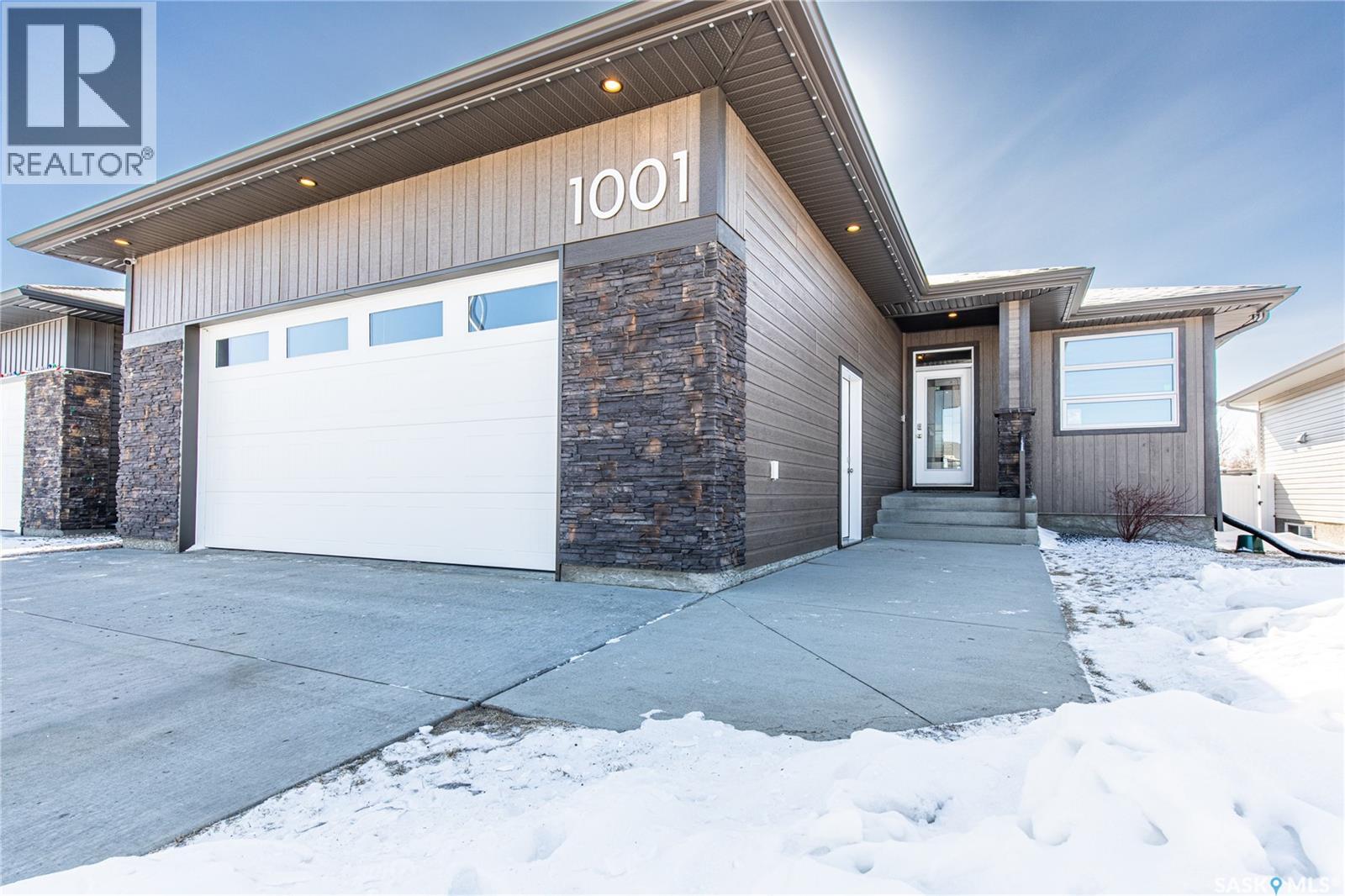 1001 Maplewood DRIVE