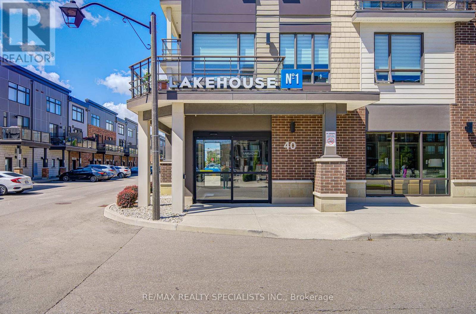 407 - 40 ESPLANADE LANE