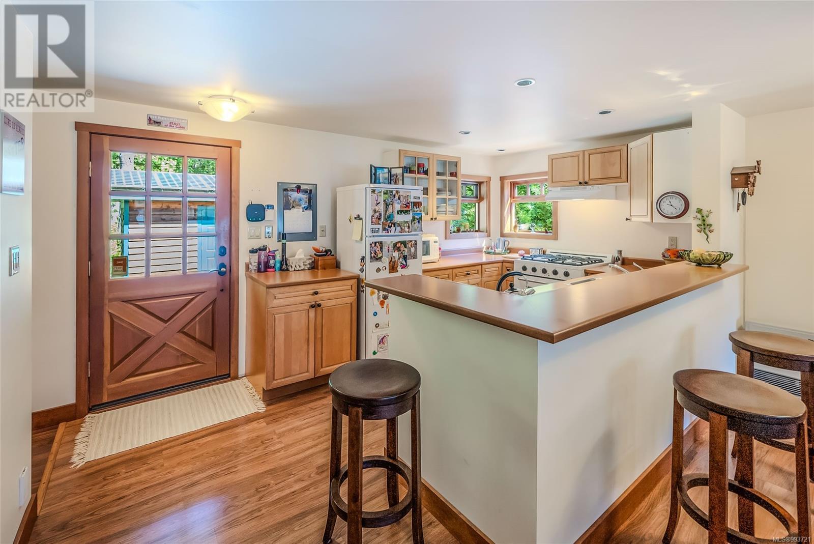 3052 Bay Rd