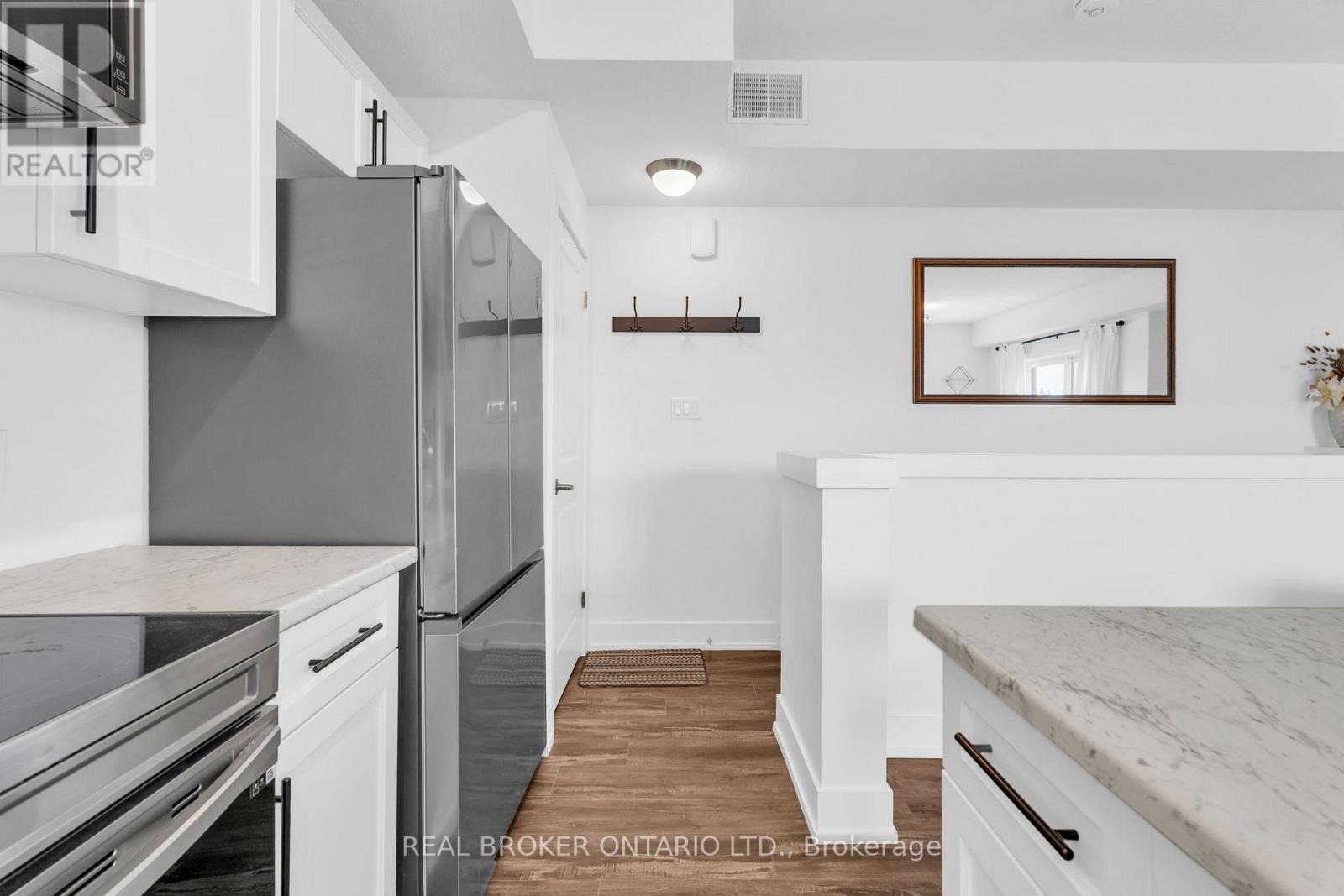 311 - 17 CENTRE STREET