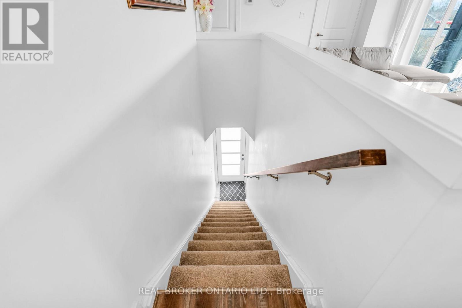 311 - 17 CENTRE STREET