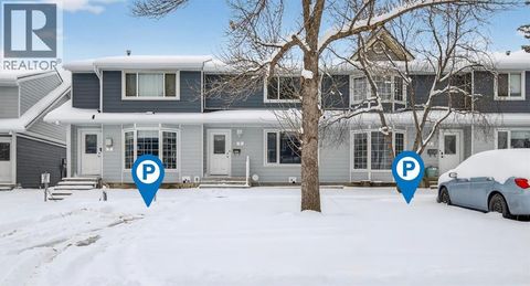 5 Bermuda Lane NW Calgary AB T3K2K1