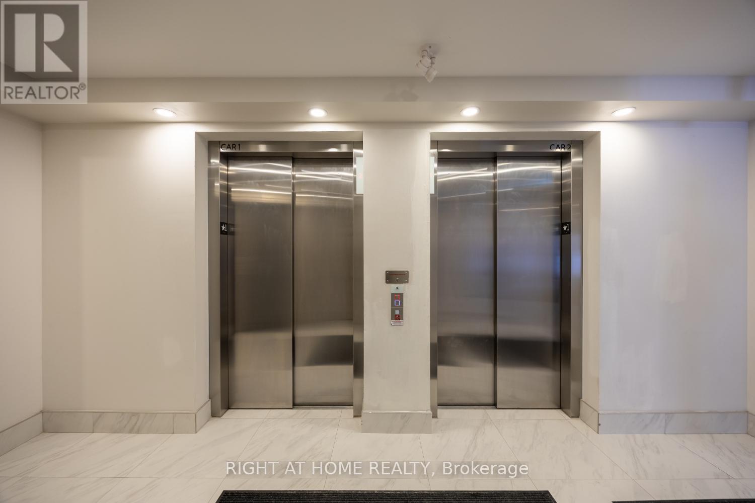 402 - 50 LAKEBREEZE DRIVE