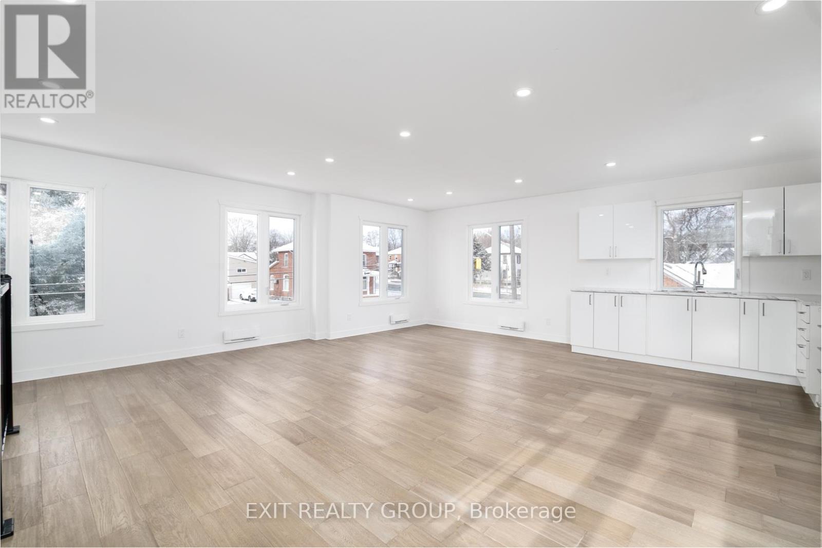 3 - 211 DUNDAS ST W, BUILDING B