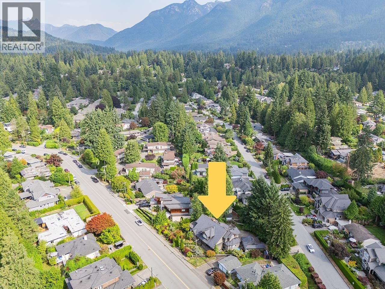 3582 EDGEMONT BOULEVARD