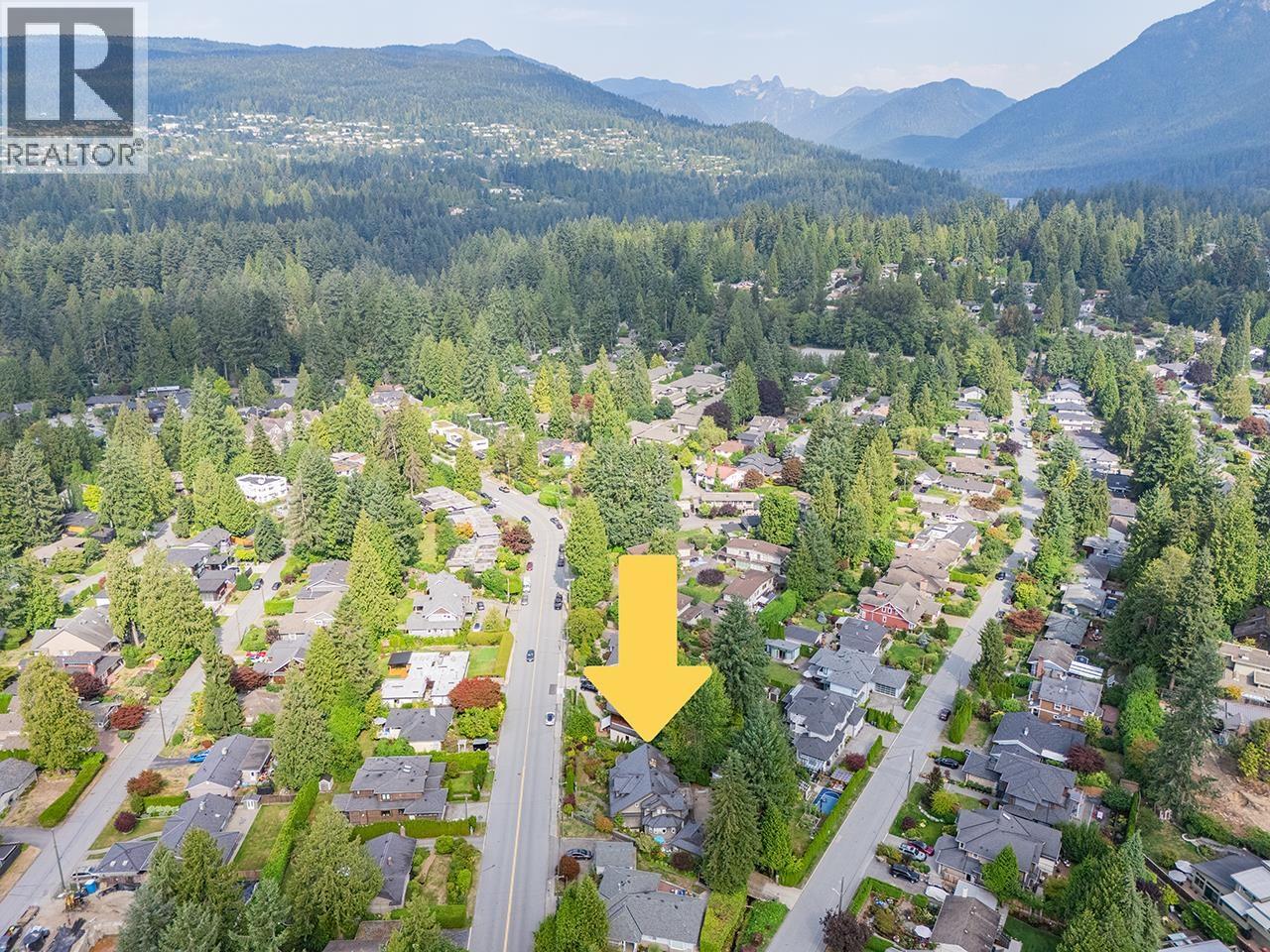 3582 EDGEMONT BOULEVARD