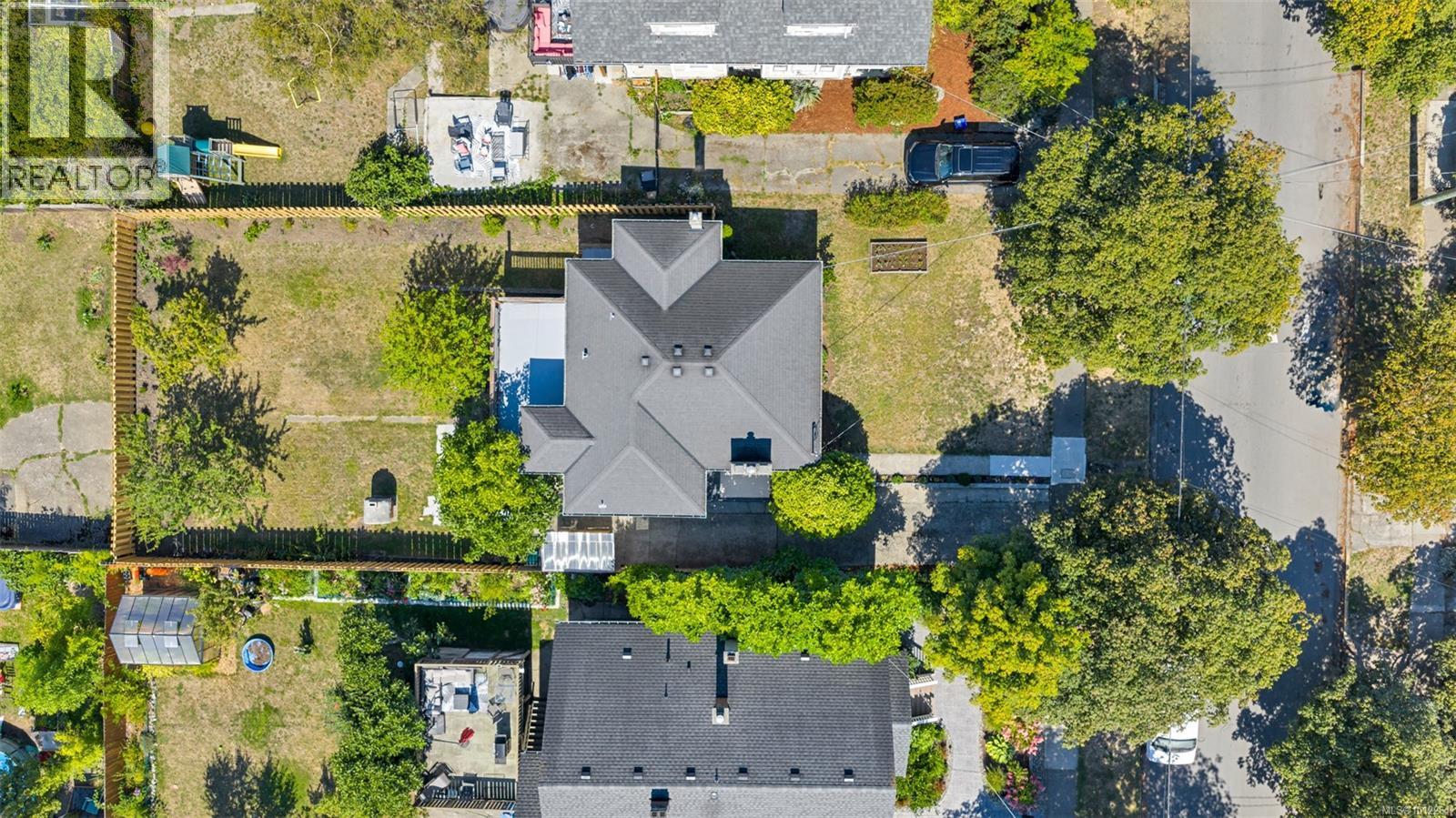 2824 Graham St