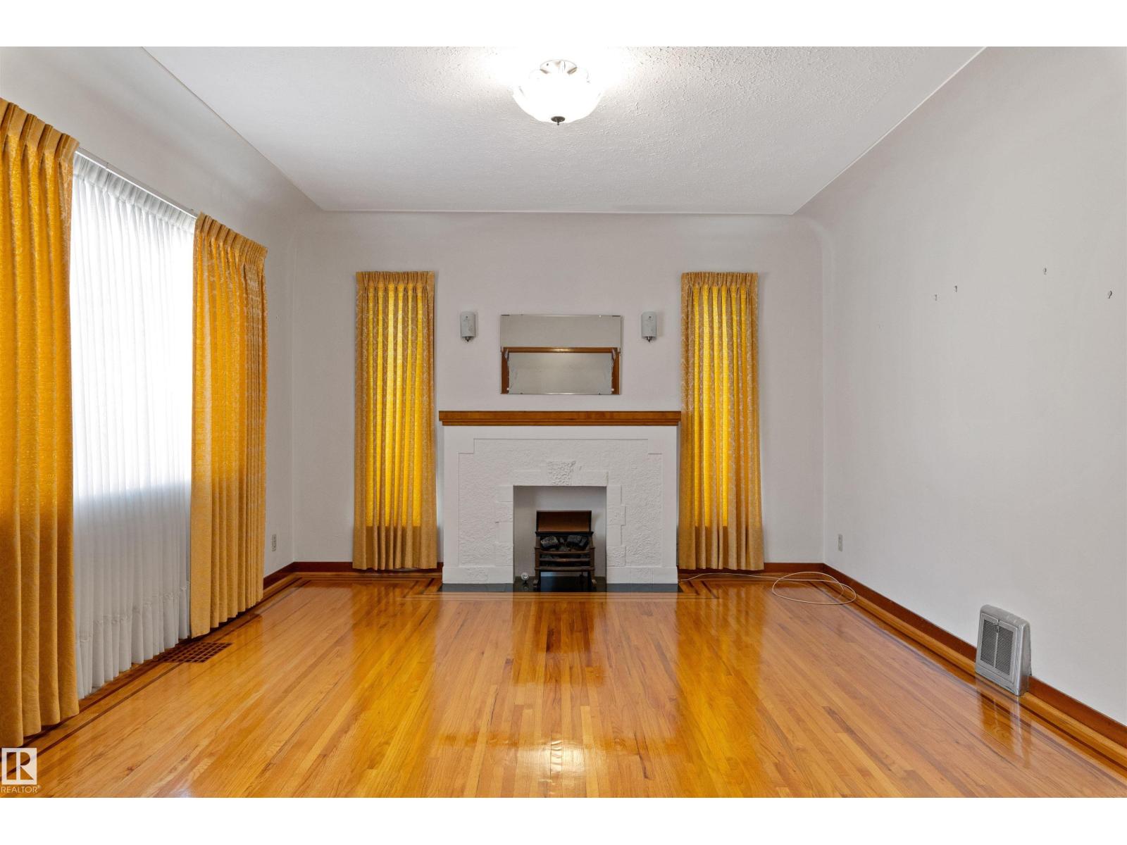 10842 110 ST NW
