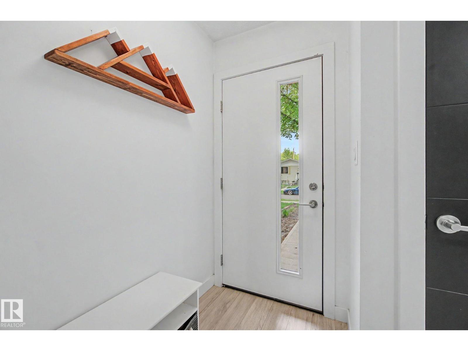 12035 93 ST NW NW