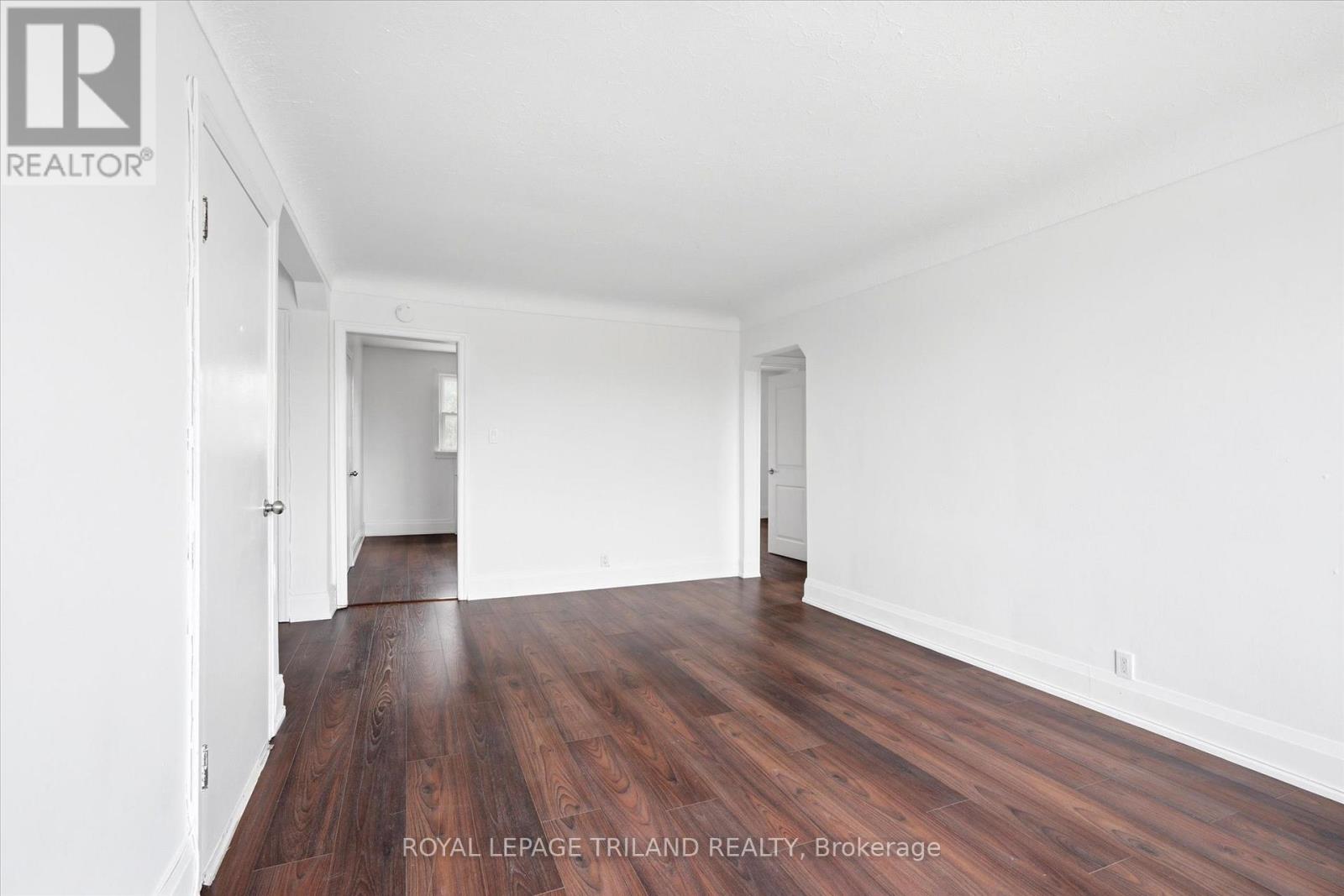 6 - 310 SPEEDVALE AVENUE E