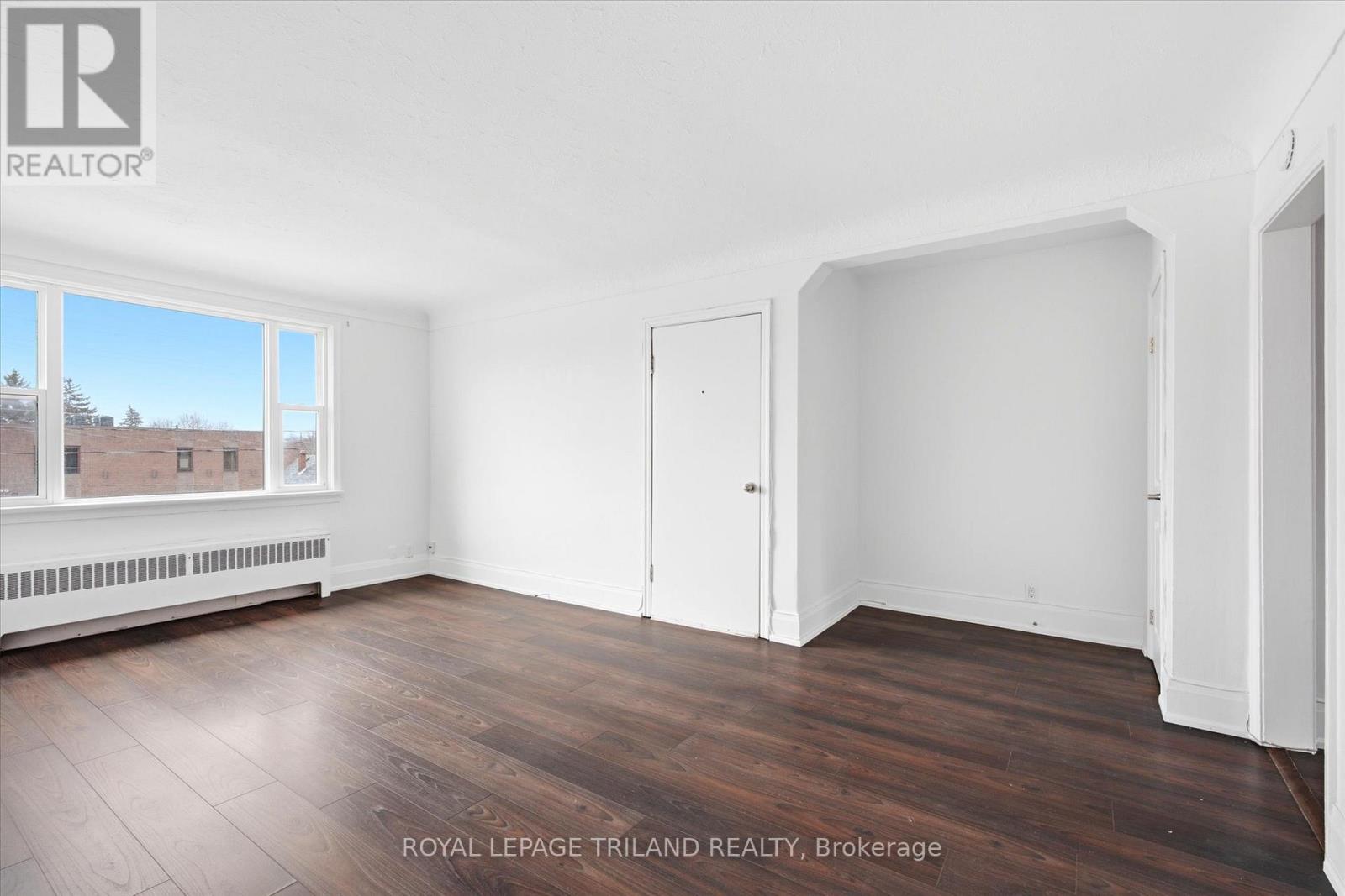 6 - 310 SPEEDVALE AVENUE E