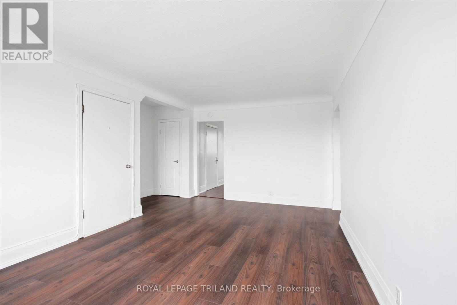 6 - 310 SPEEDVALE AVENUE E