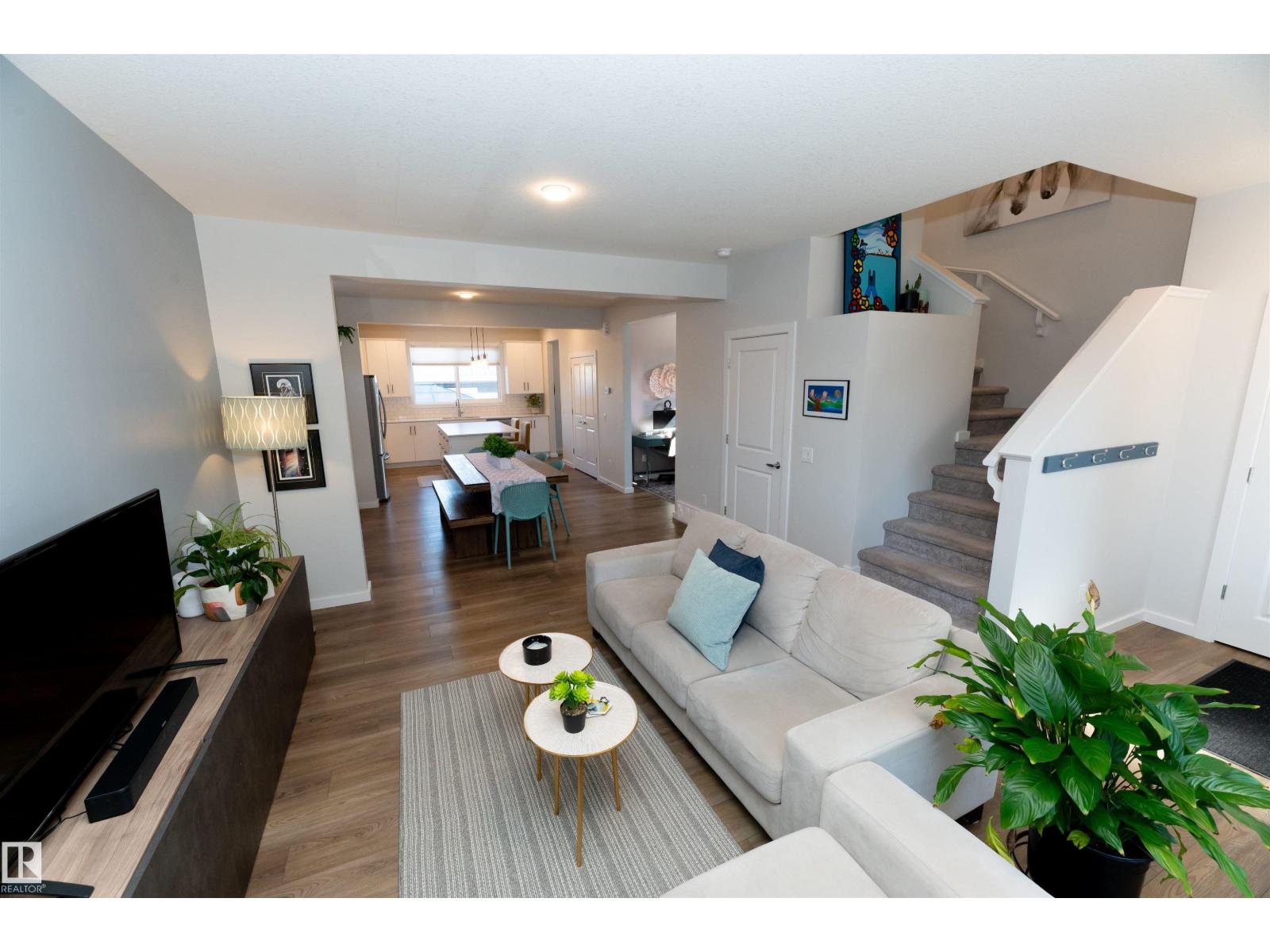6078 Naden LD NW