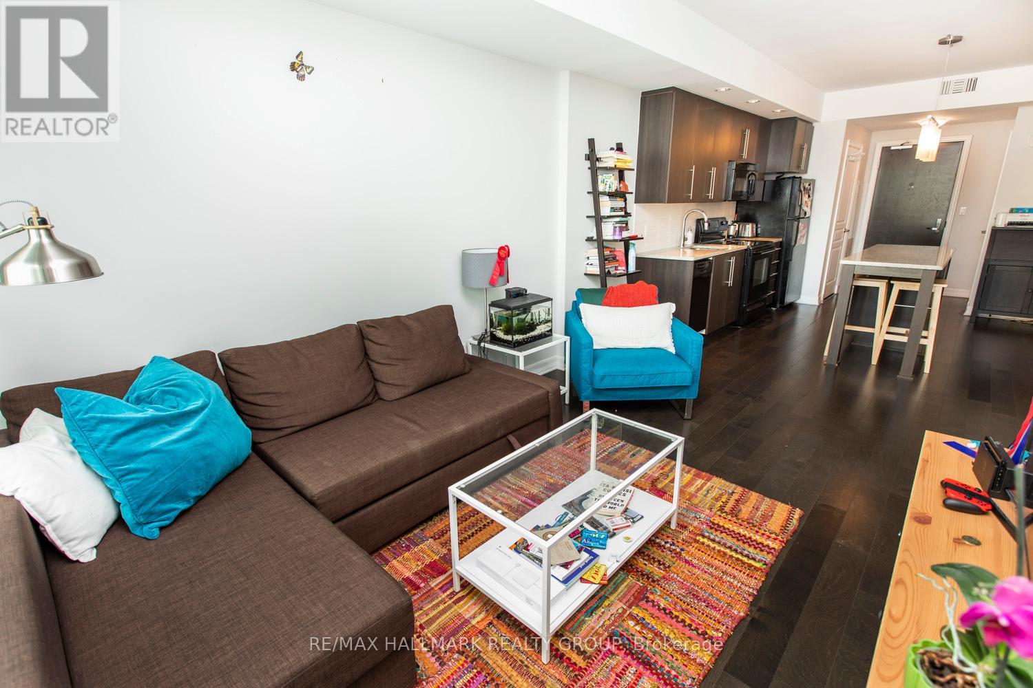 807 - 238 BESSERER STREET