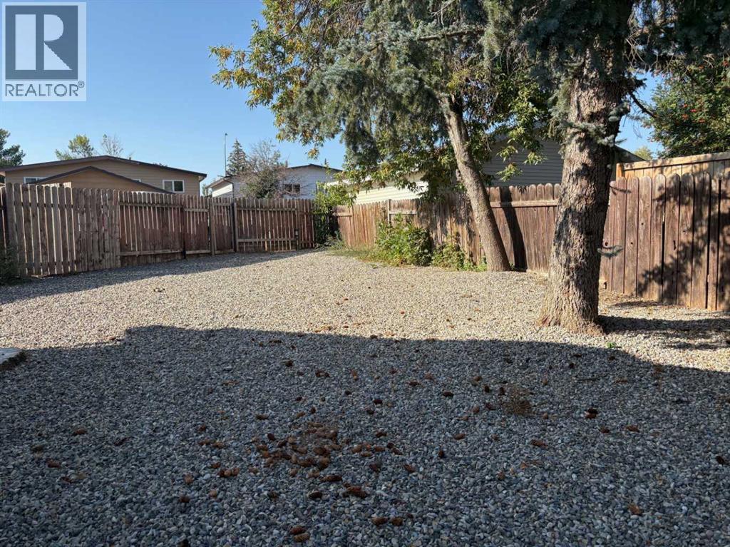 40 Cayuga Crescent W