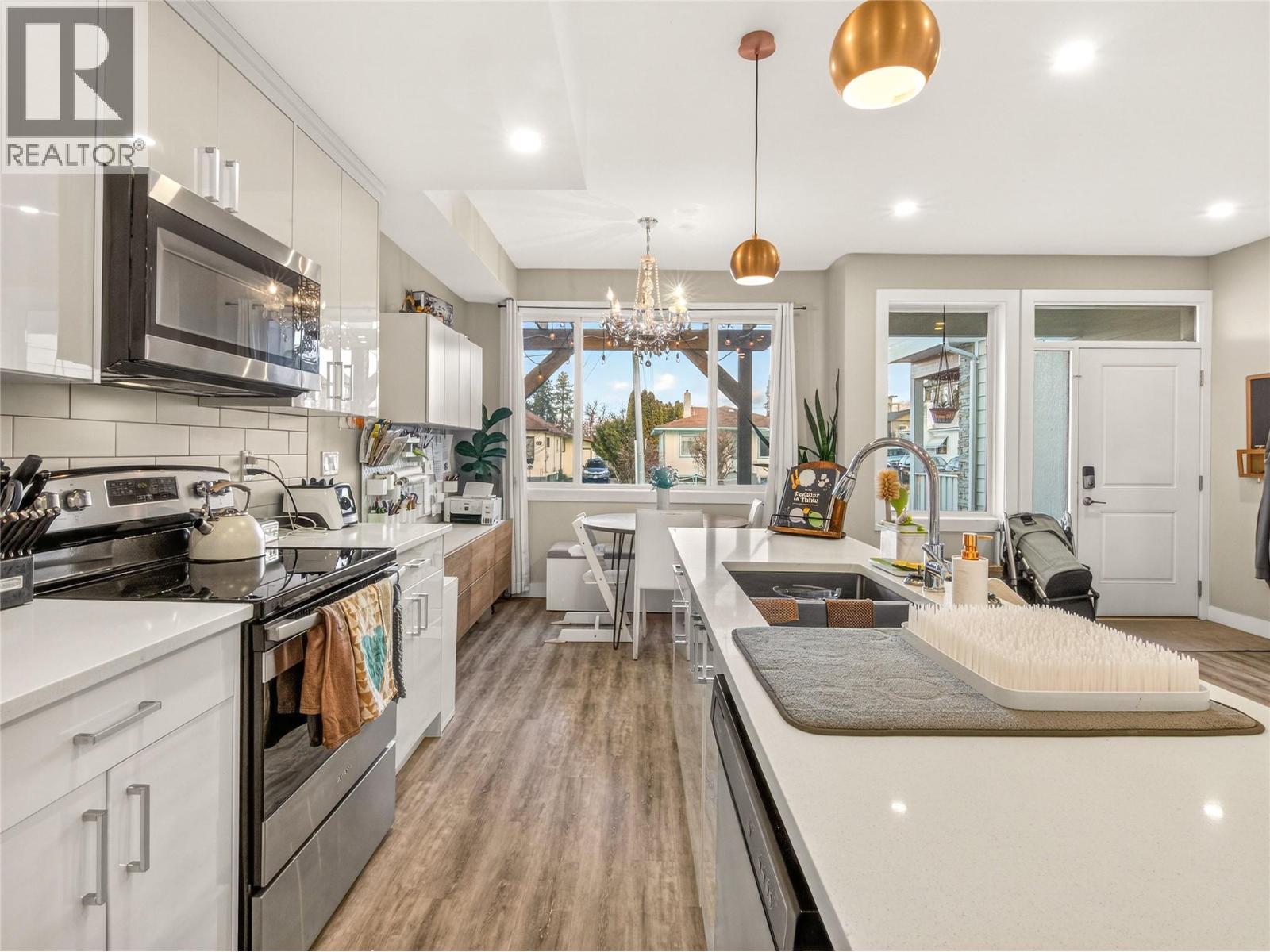 102 Cossar Avenue Unit# 103