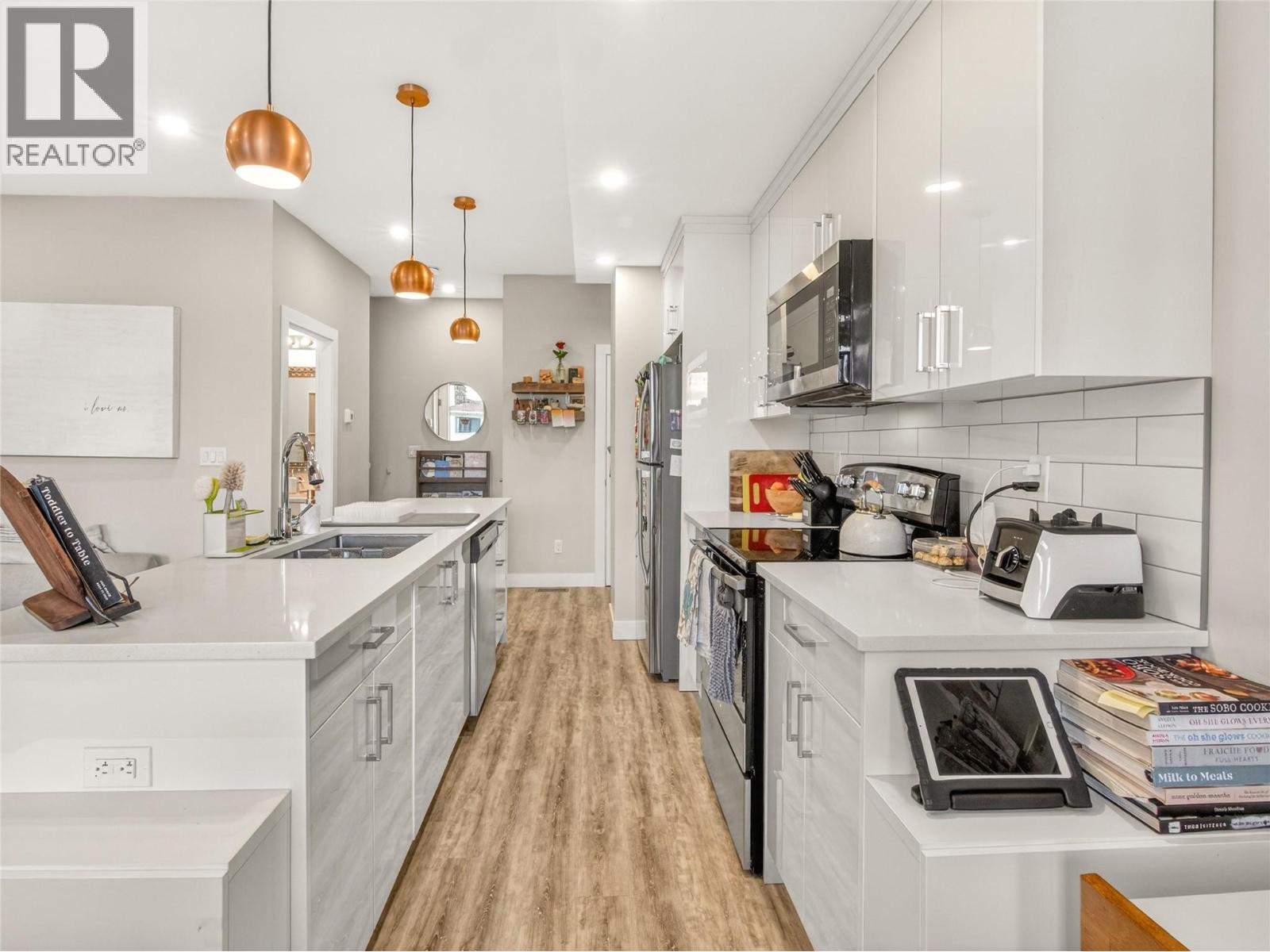 102 Cossar Avenue Unit# 103