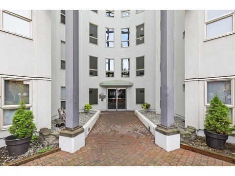 208 2575 WARE STREET Abbotsford BC V2S3E2