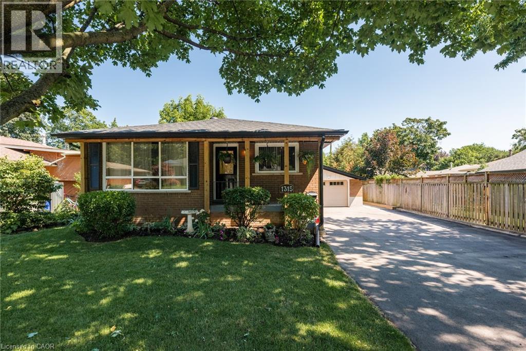 1315 ROSEMARY Crescent