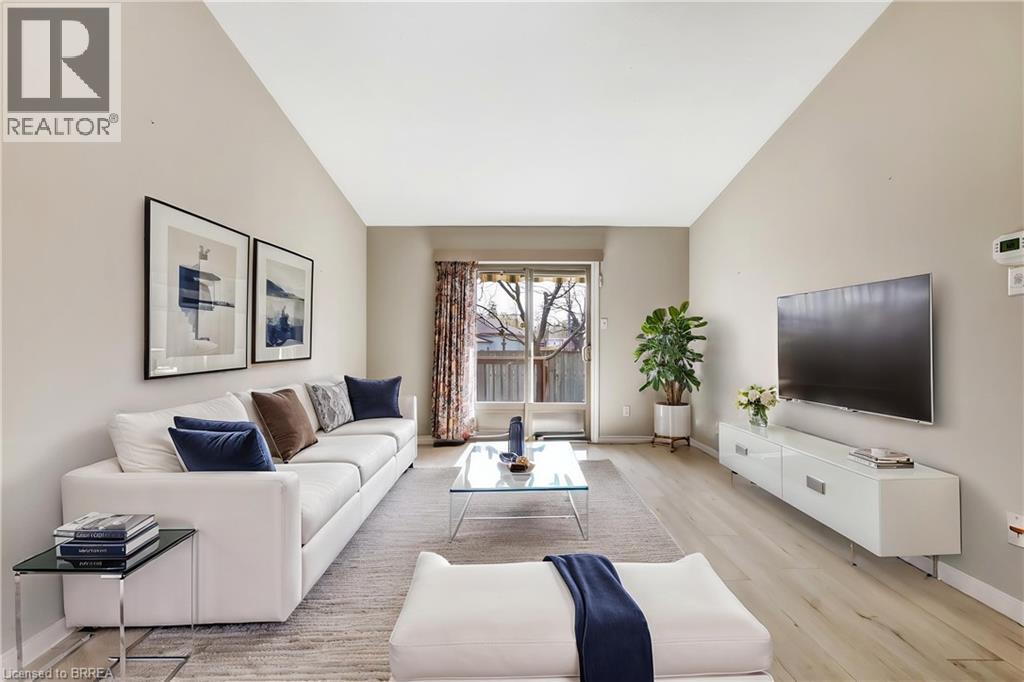19 HANLON Place Unit# 15