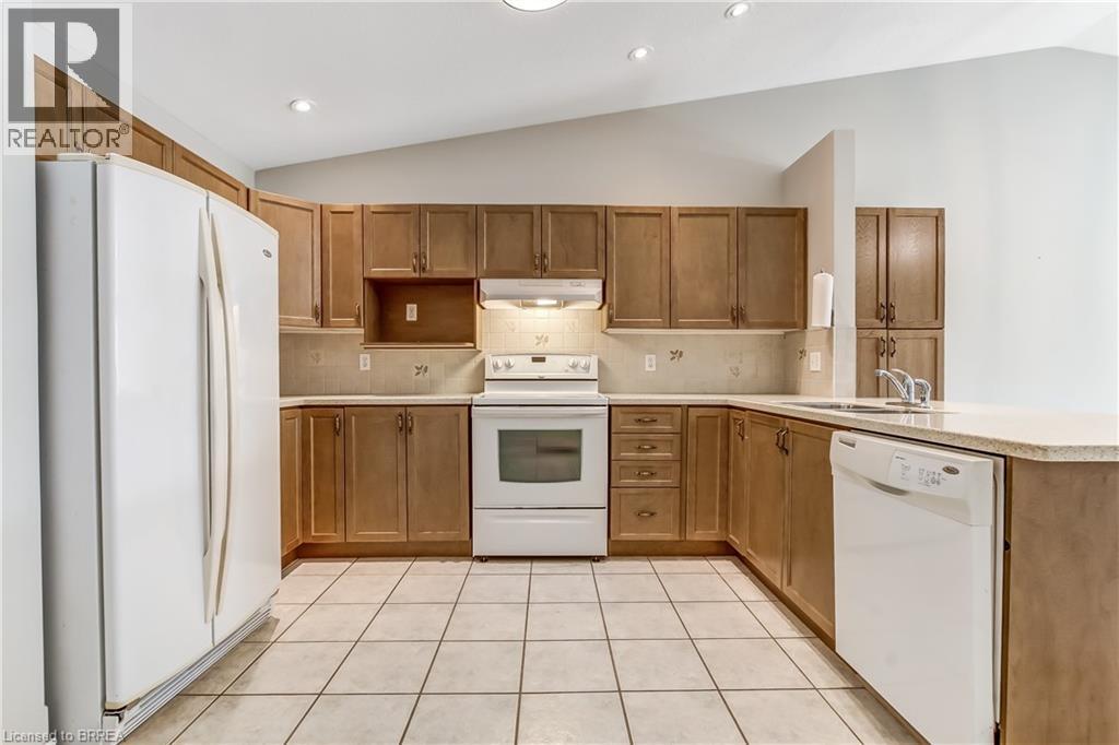 19 HANLON Place Unit# 15