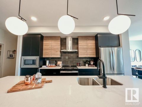 312 30 ST SW Edmonton AB T6X3C9