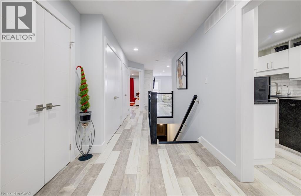 10 ISHERWOOD Avenue Unit# 18