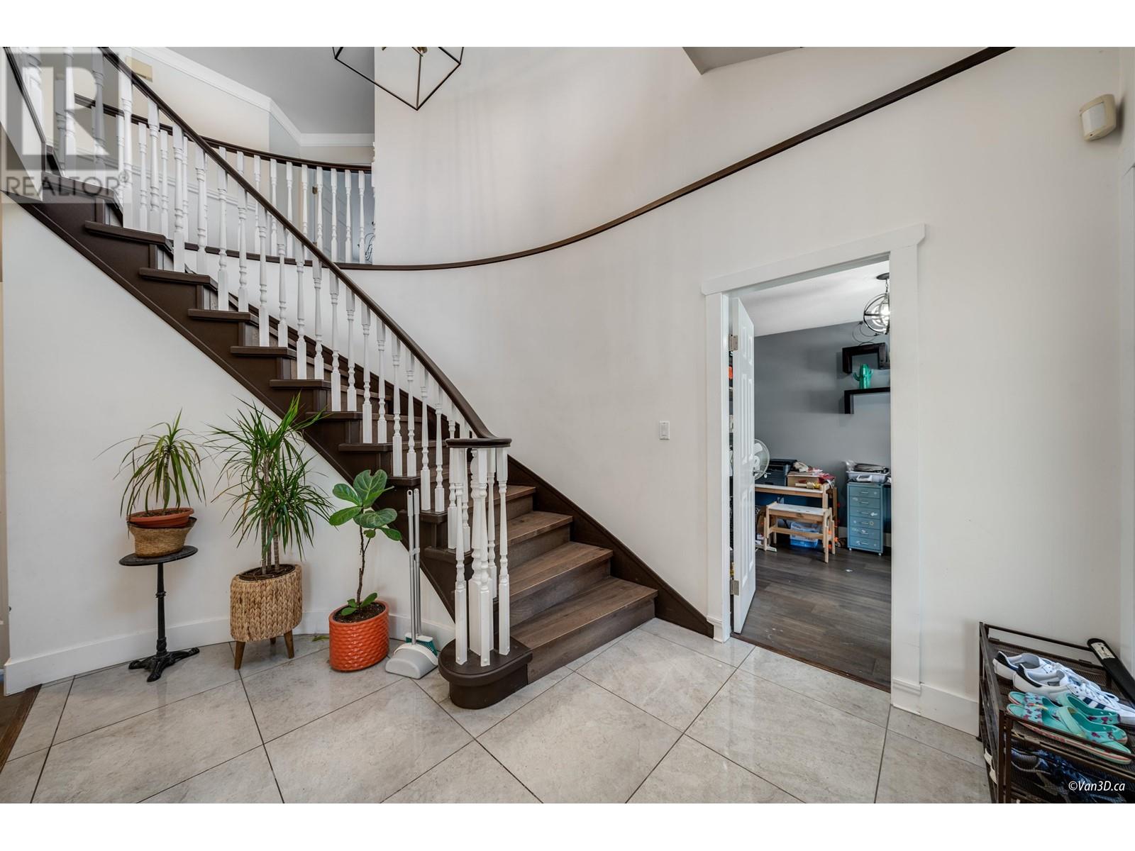 7135 4TH STREET