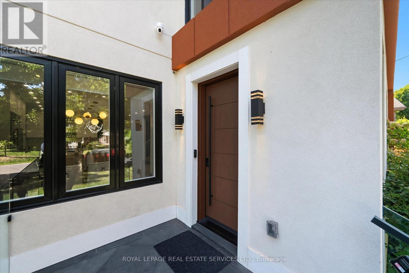 396 RIVER SIDE DRIVE